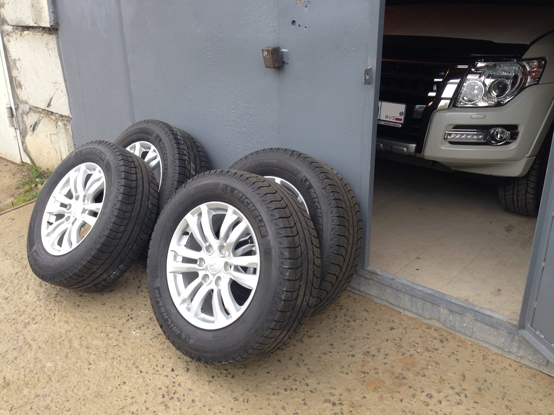 265 60 r18. Колеса Mitsubishi Pajero 265 60r18. Michelin x Green 265/60 r18 studded. 2 Штуки. Диски с резиной 265 60 18.