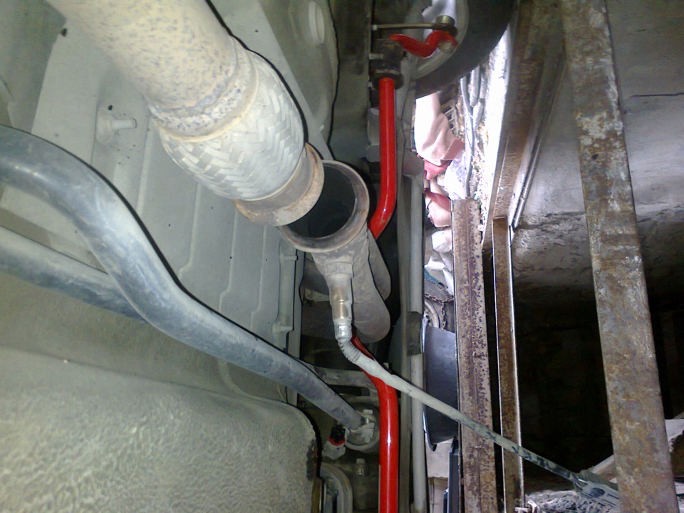 Вот за трубу завел — Lada Приора седан