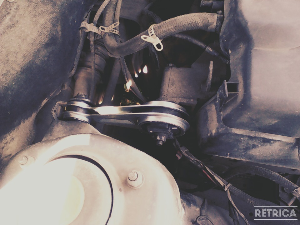 Замена верхней опоры (гитары) — Lada 21124, 1,6 л, 2005 года | своими ...