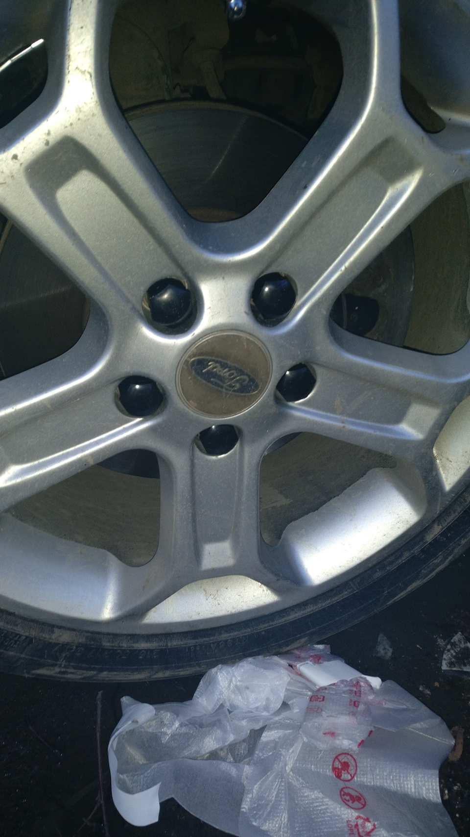 Заглушки в болты!) — Ford Focus Sedan II, 1,6 л, 2008 года | аксессуары ...