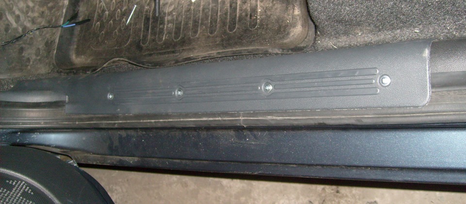 19. Свет в багажнике и свет на двери — Lada Гранта, 1,6 л, 2014 года ...