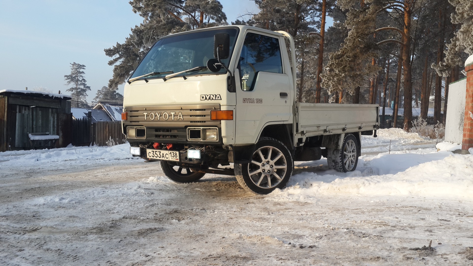 Купить дюна хабаровск. Тойота Дюна 350. Toyota Dyna u20. Toyota Dyna 1985. Toyota Dyna 250.