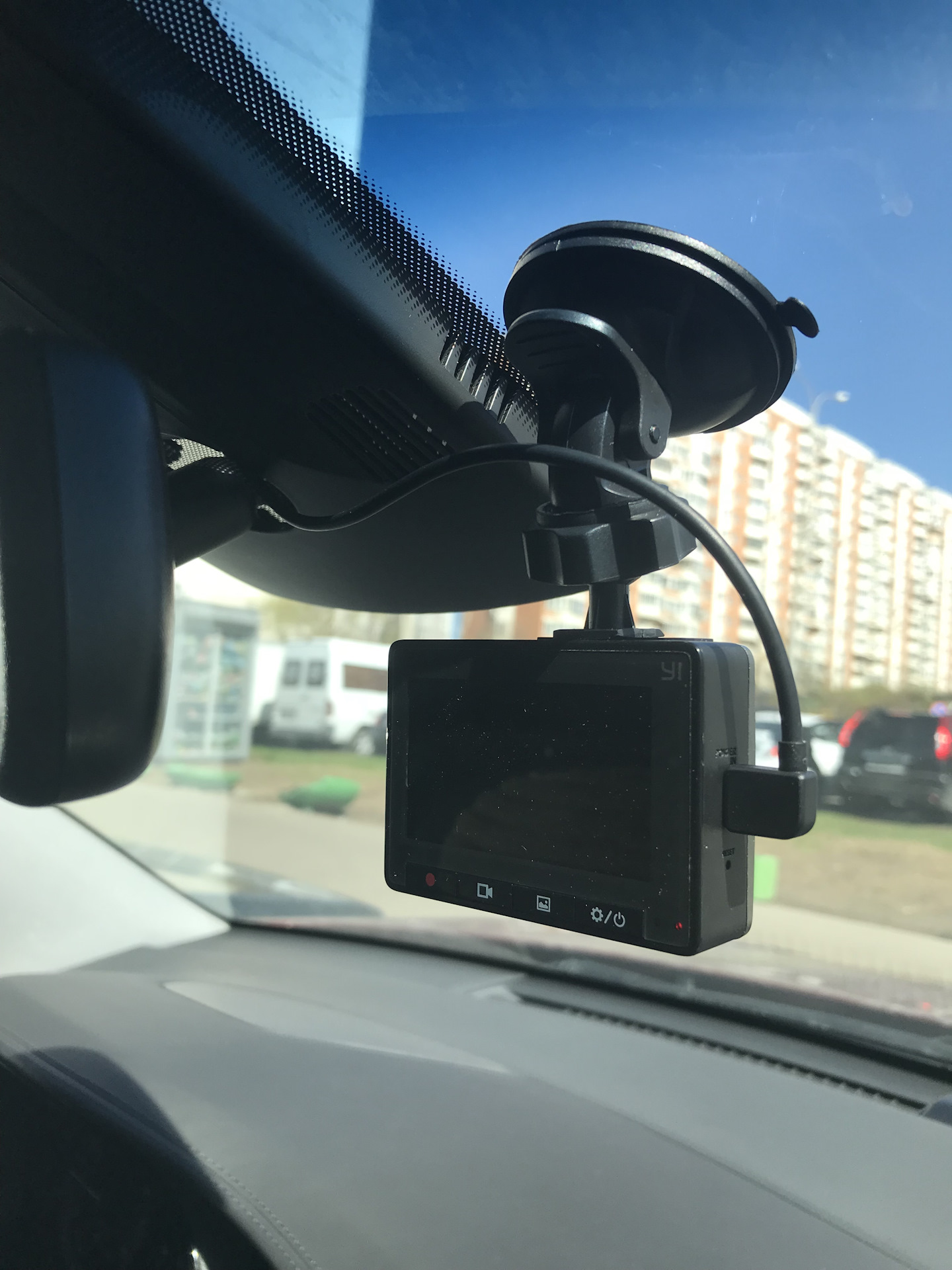 Установка штатного видеорегистратора chery. Видеорегистратор в Hyundai Tucson. Видеорегистратор Hyundai Tucson 2019. Штатный видеорегистратор Хендай Туссан 2019 года. Крепление видеорегистратора Hyundai DVR 1080p.