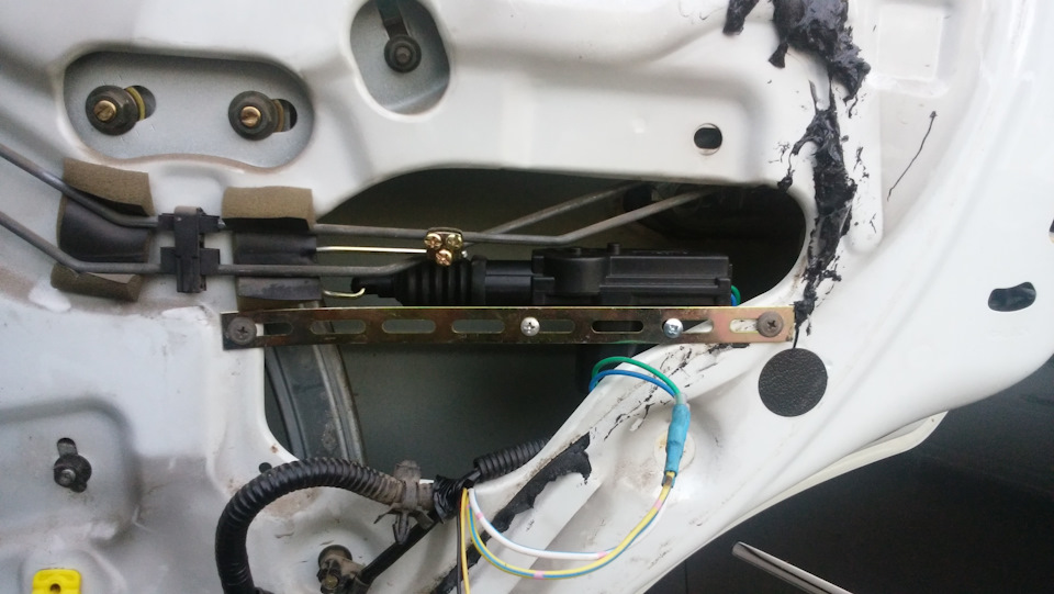 Ремонт электрозамков дверей за 3 копейки и 20 минут. — Nissan Laurel ...