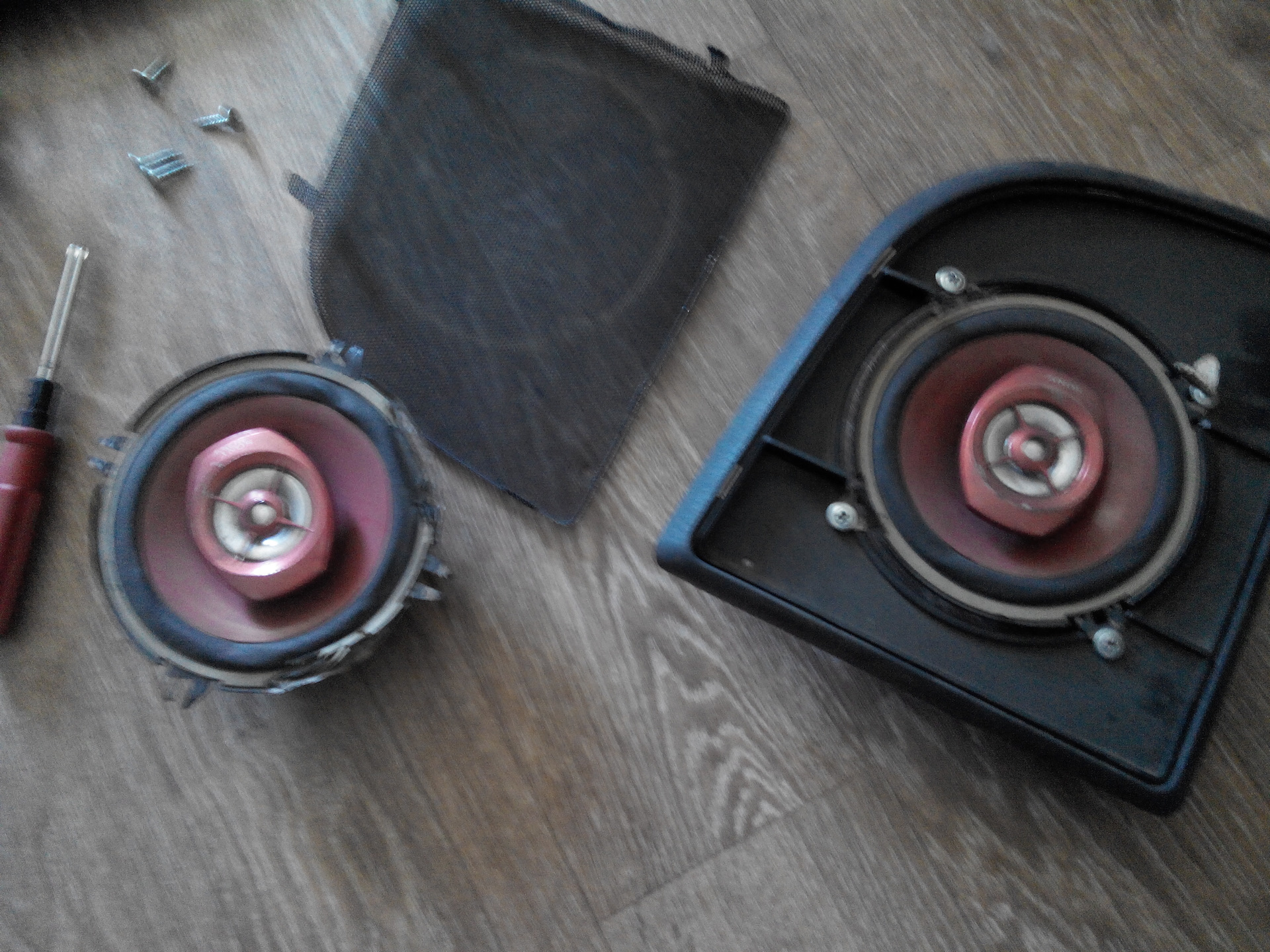 Поменял динамики в задней полке)) — Toyota Camry (V30), 2 л, 1991 года ...