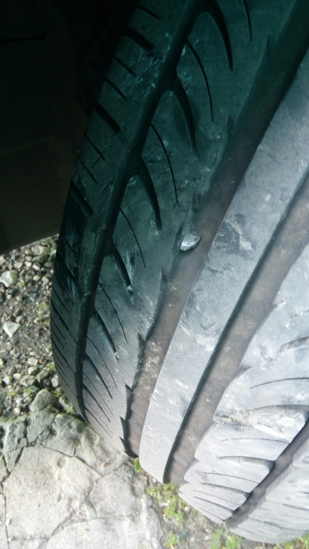 Ремонт прокола колеса — Nissan Maxima QX (A33), 3 л, 2004 года ...