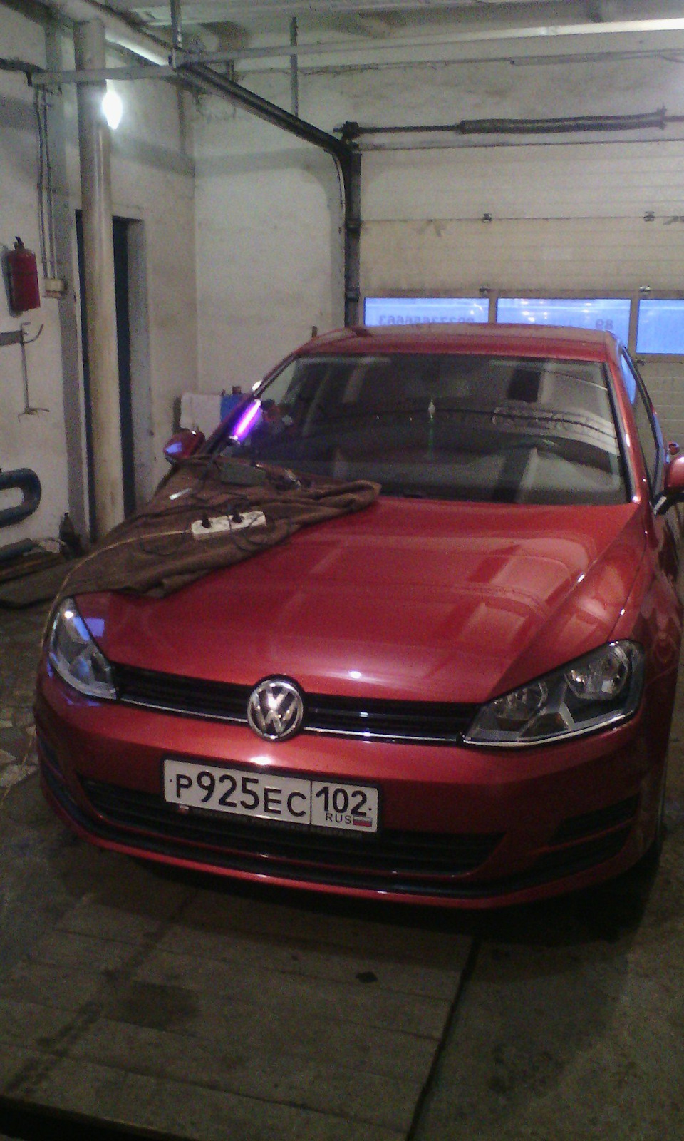 Треснуло лобовое стекло — Volkswagen Golf Mk7, 1,2 л, 2013 года ...