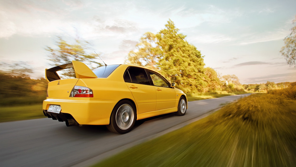 Вазовский 1.8. Mitsubishi Lancer EVO 8. Митсубиси Лансер Эволюшн 9 бледно желтый. Эволюшн 2. Ford Focus 3 RS Mitsubishi Lancer Evolution.