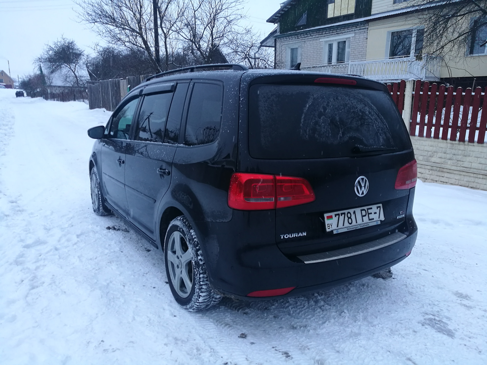 Купить фольксваген туран с пробегом. Sharan 2004 4wd. 32321 Шаран. Фольксваген Туран в тонировке в круг. Шаран с мордой ку 5.