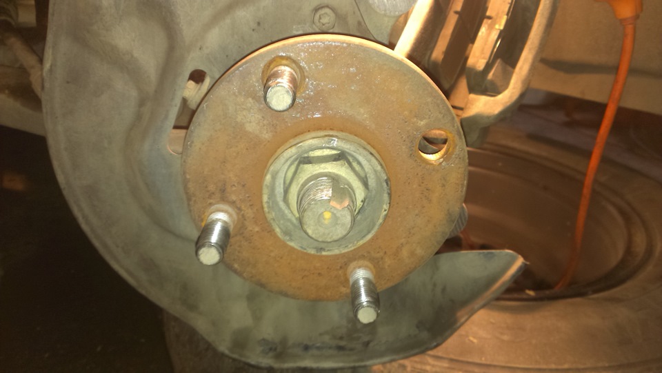 замена шпилек переднего колеса — DRIVE2