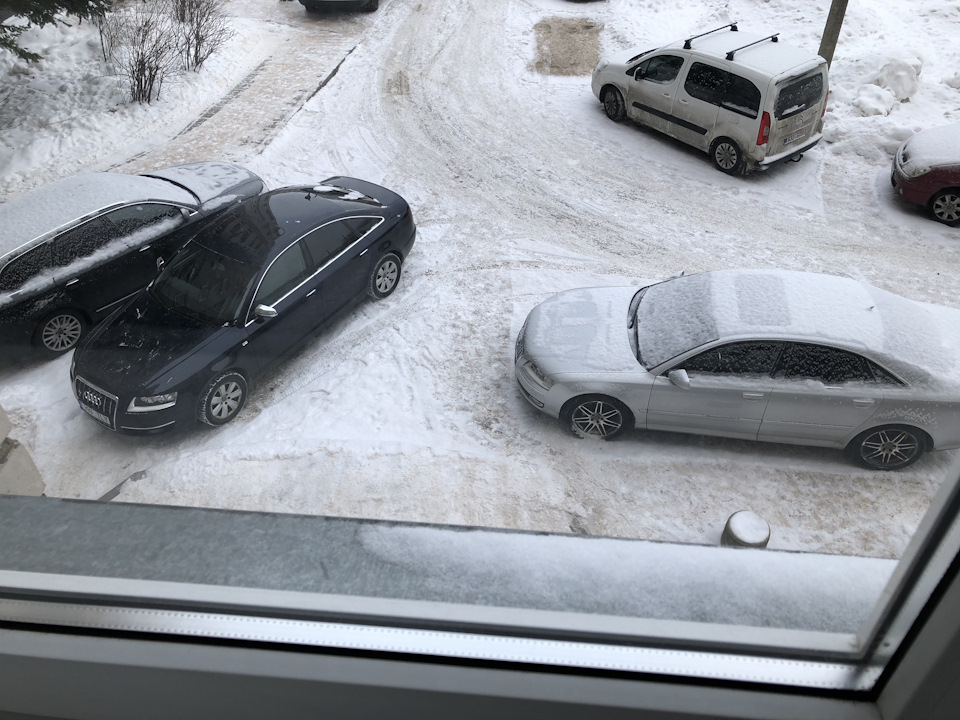 Дымит изредка белым дымом и пахнет солярой — Audi A6 (C6), 3 л, 2005 ...