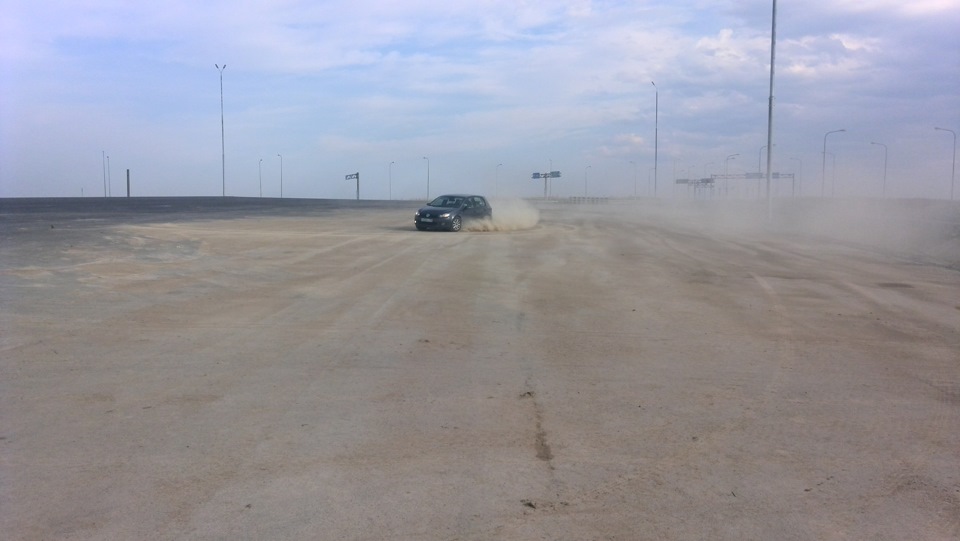 От топота копыт пыль по полю летит — DRIVE2