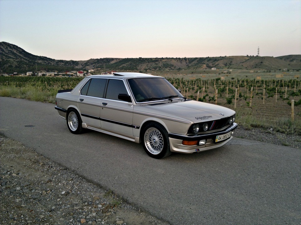 BMW 5 e28