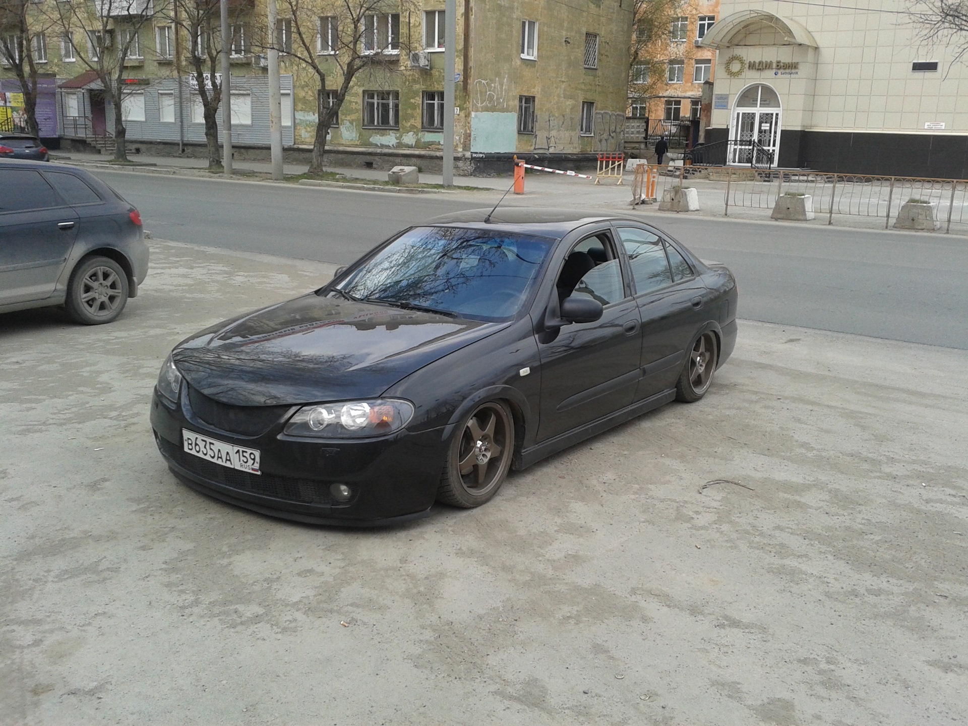 Nissan Almera Classic stance