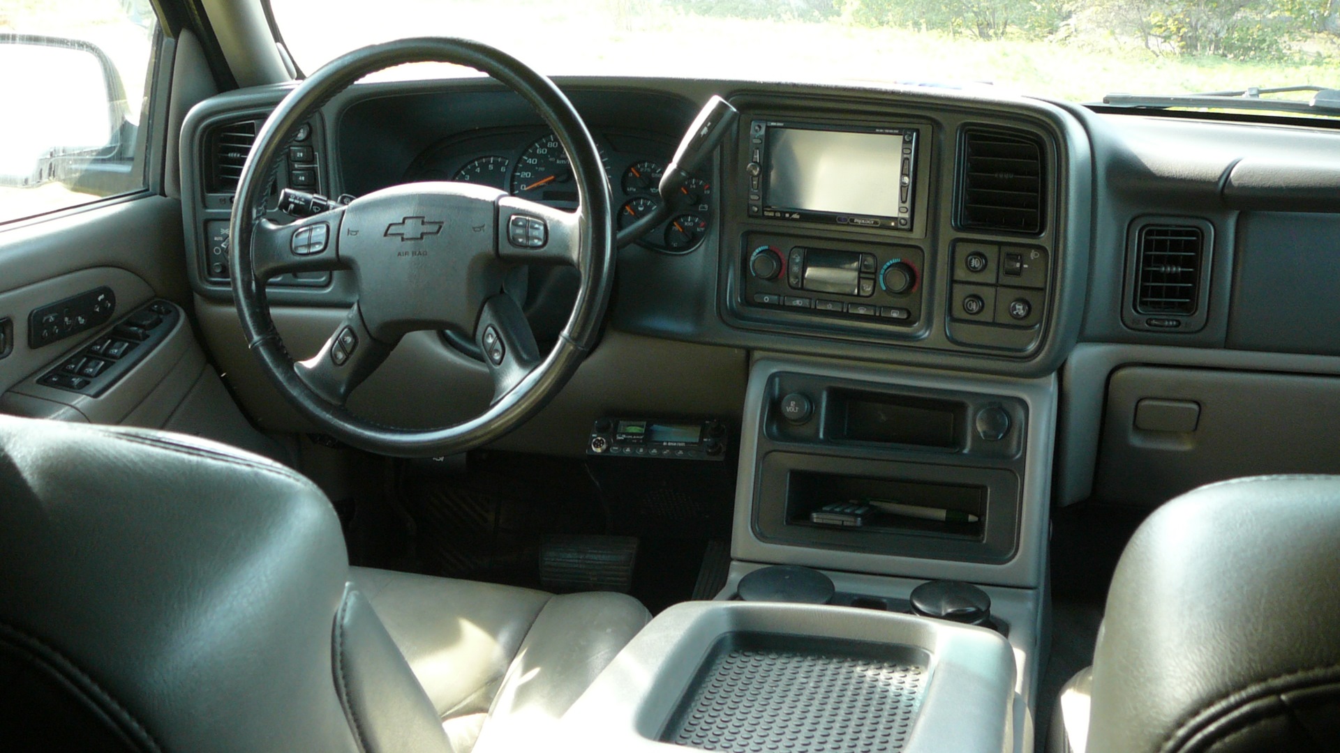 Chevrolet Tahoe Suburban 2000