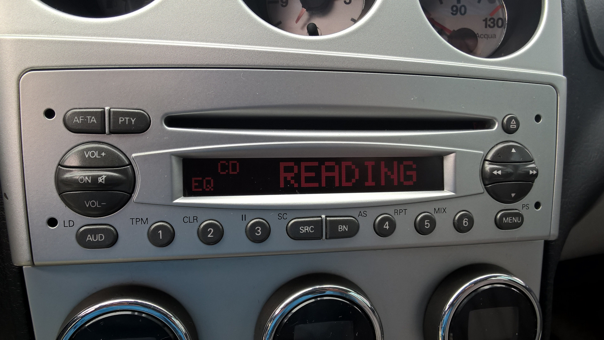 Охлаждение автомагнитолы. Звук магнитолы. Радиатор охлаждения на магнитолу. Магнитола хрипит. Ошибка усилителя на магнитоле пионер причины.