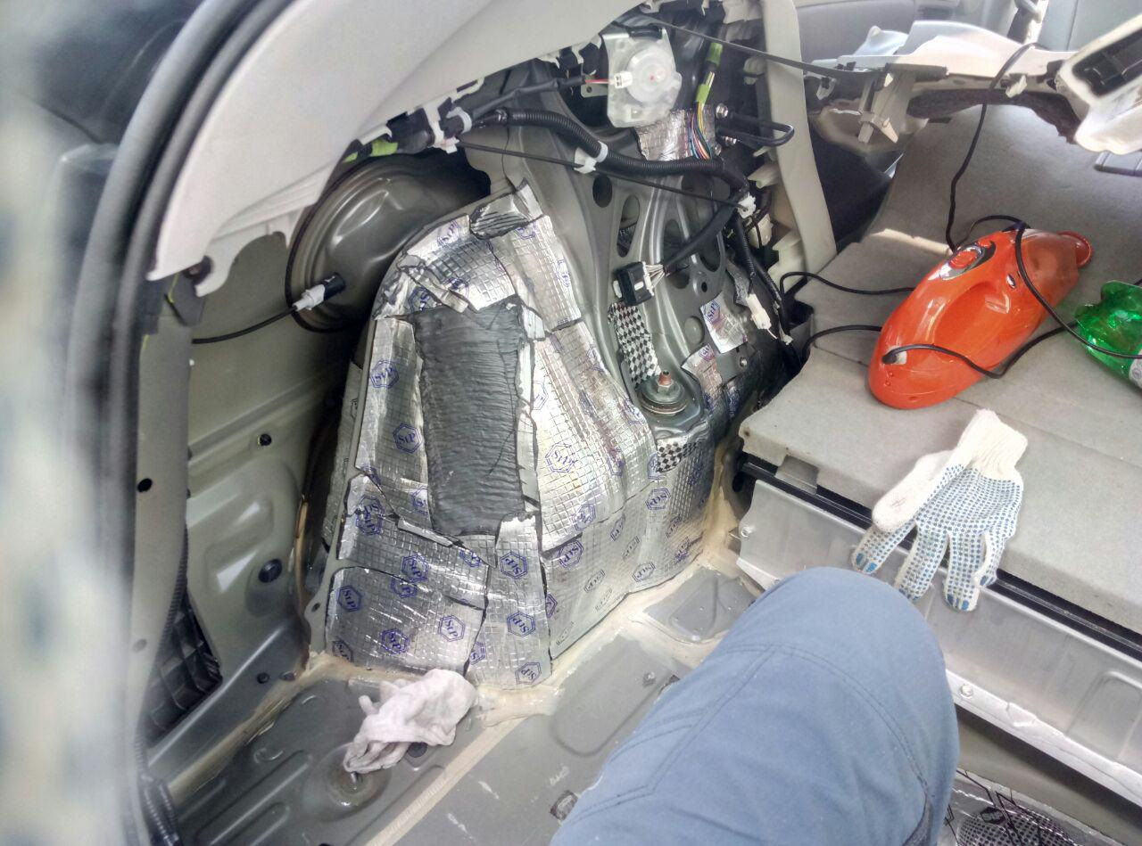 Как снять обшивку багажника рав 4 ШВИ багажника и крыльев - Toyota Prius (30), 1,8 л, 2009 года своими руками DRIV