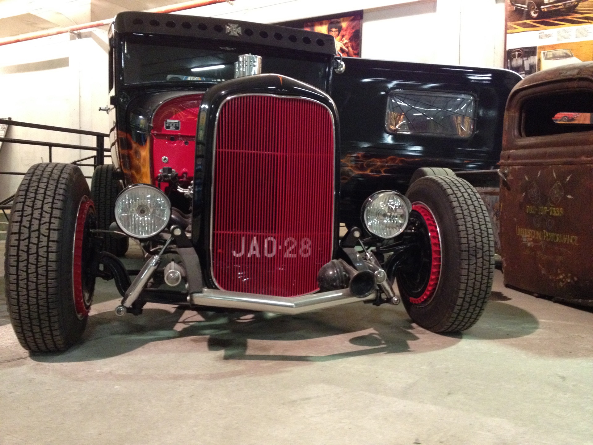 Ретро кар шоу. Ретро машины спб музей. Ретро кар шоу. Электрокар под ретро. Ретро электрокар.