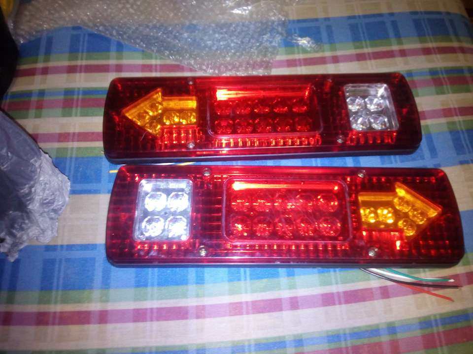 Задний фонарь ниссен террано2. Nissan terrano 2 задний фонарь. Террано 2 задние фонари. Террано 2 задние фонари. Задний фонарь ниссан террано 2.