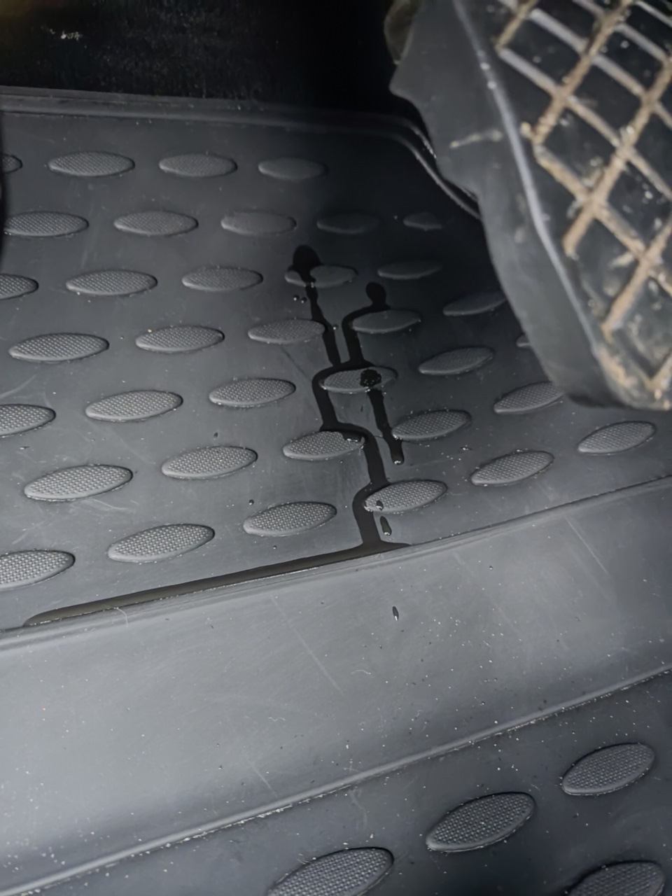 Капает тормозуха в салоне?! — Volkswagen Passat B5, 1,8 л, 1999 года ...