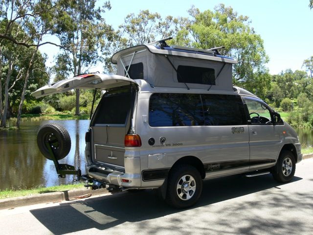 Старекс кемпер. Mitsubishi Delica автодом. Mitsubishi Delica Camper. Mitsubishi Delica Camper van. Delica l400 кемпер.