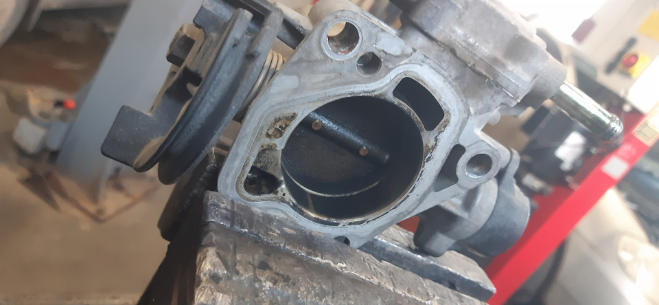 Держись ДРОсСЕЛЬ ЗАСЛОНКА и ХХ🙃☻ — Toyota Corolla (120), 1,5 л, 2004 ...