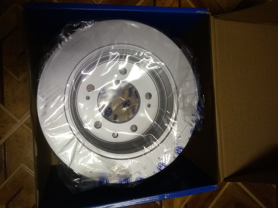 Бардачок не закрывается один край? — Toyota Camry (XV40), 2,4 л, 2010 ...