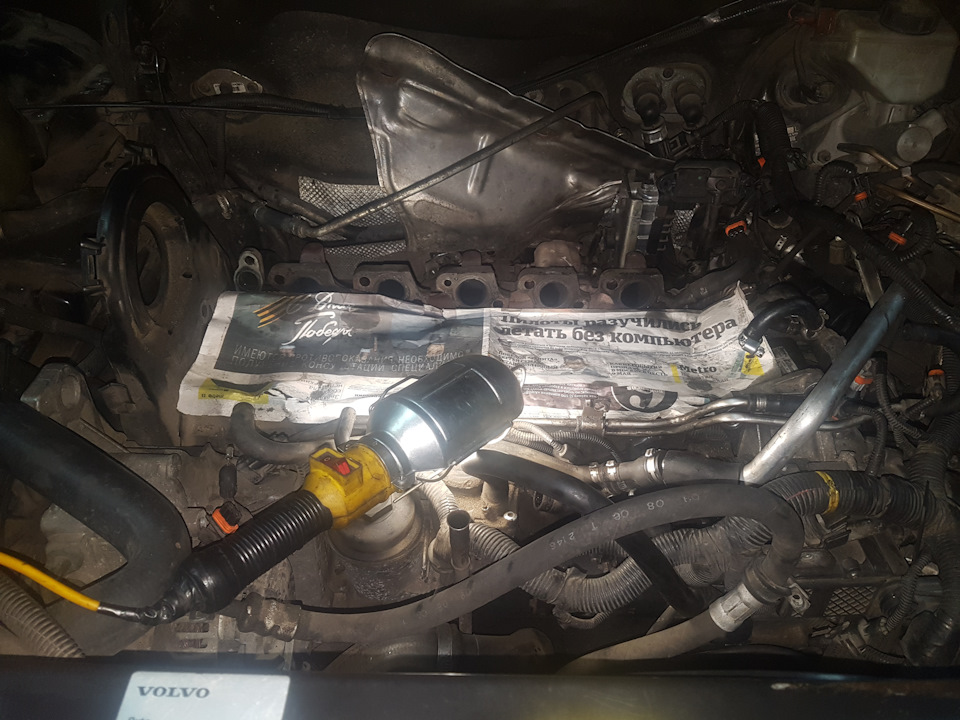 Volvo xc 90 D5244T4. Замена маслосьемных колпачков. Сломана свеча ...