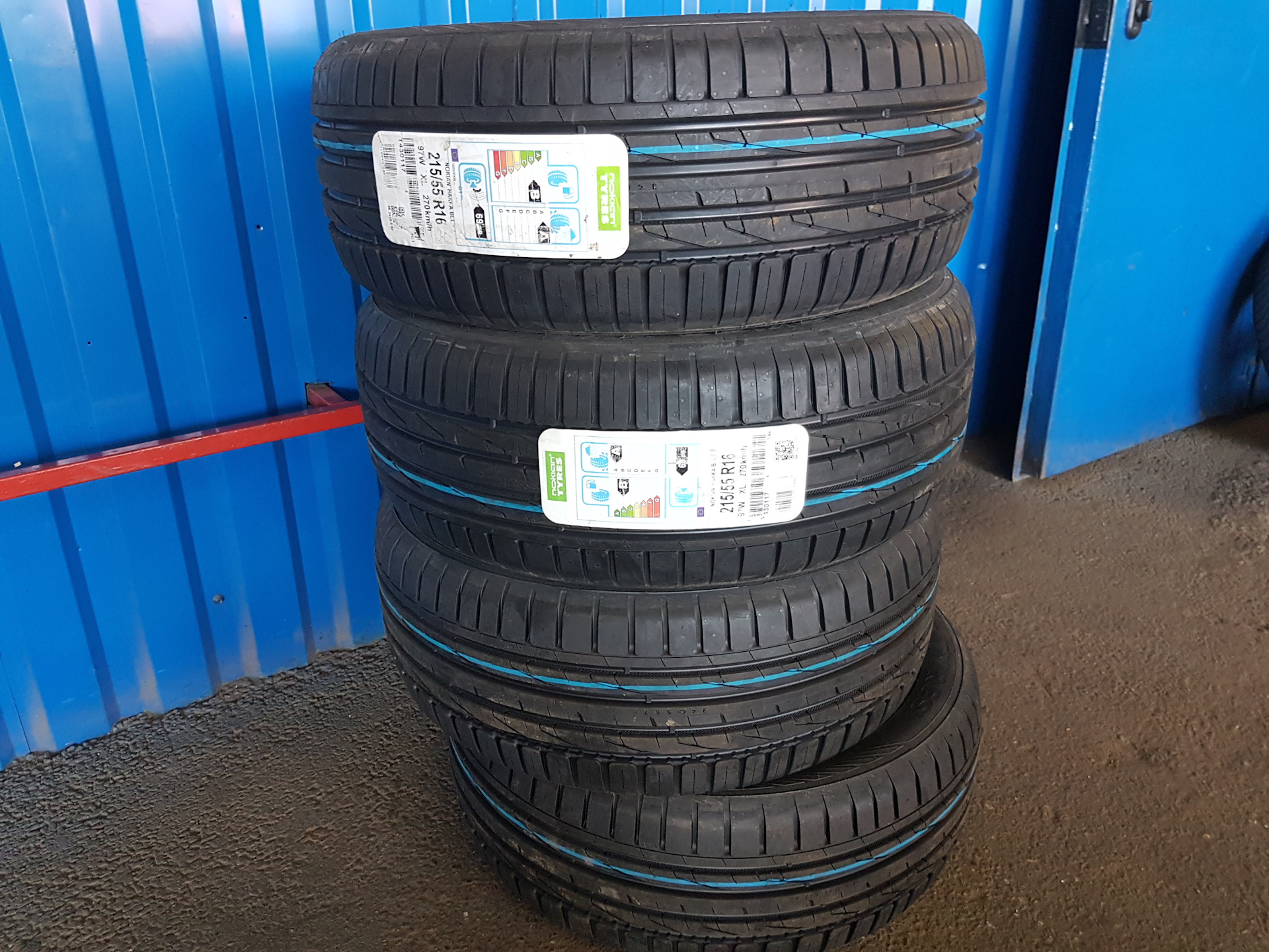 Шины nokian blue. Nokian Hakka Blue 2 215/55 r16. Нокиан Хакка Блю 2. Nokian Hakka Blue 3. Nokian Tyres Hakka Blue 2 225/45 r17.