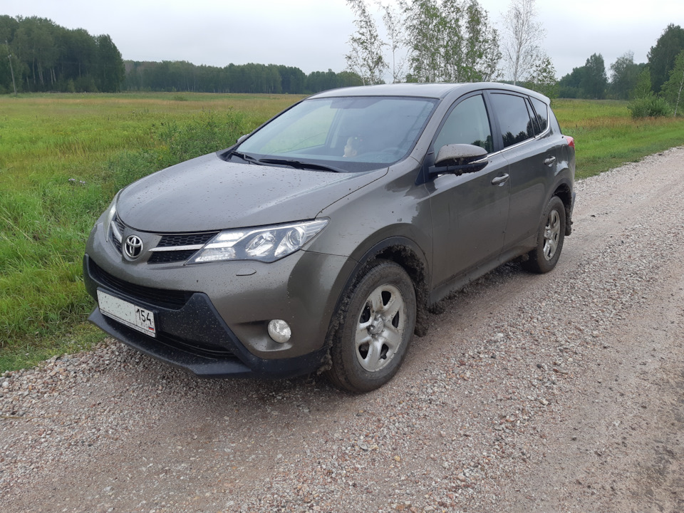 Фото в бортжурнале Toyota RAV4 (IV)
