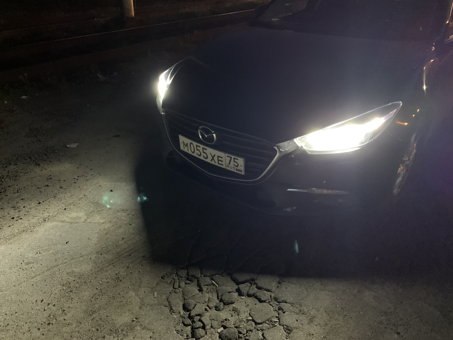 Ближний свет мазда 3. Mazda 3 BM лампа ближнего света. Мазда 3 BM год лед лампы Ближний свет. Мазда 3 БК 1.6 Ближний свет размер. Лампы габаритов Mazda 6 GJ.