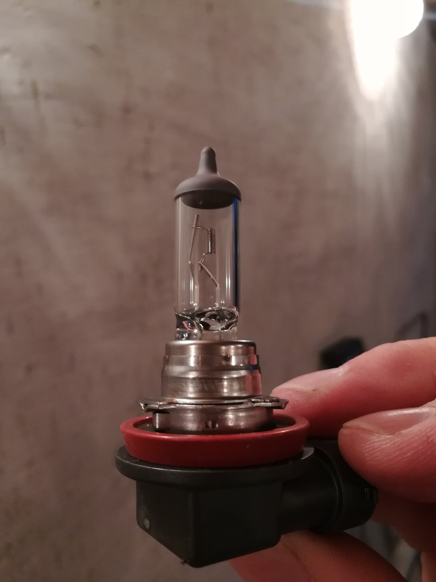 Как поменять ксеноновую лампу на ниссан х трейл т31