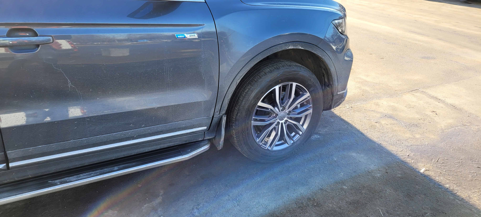 At/t шины на geely atlas. Размер шин на джили атлас. Диски джили атлас 18. Диск 18 geely atlas размер. Geely atlas pro диски r19.