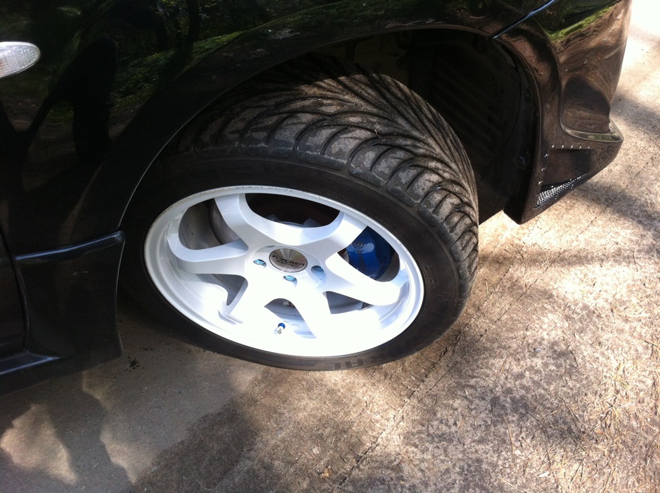 Перед — Mitsubishi Airtrek Turbo