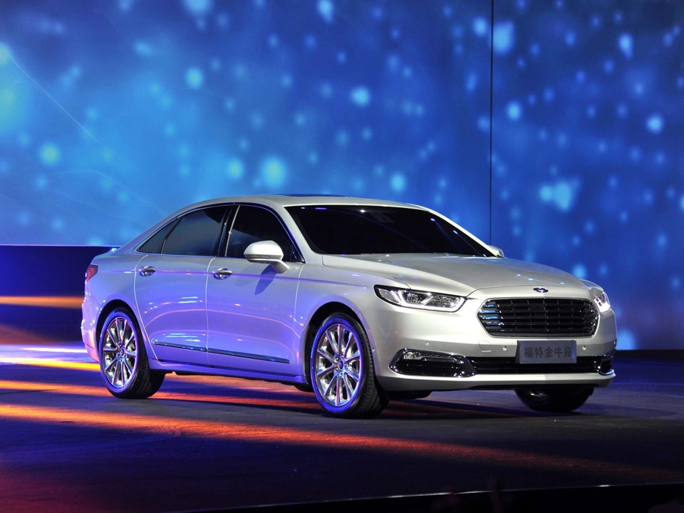 Ford Taurus 2022