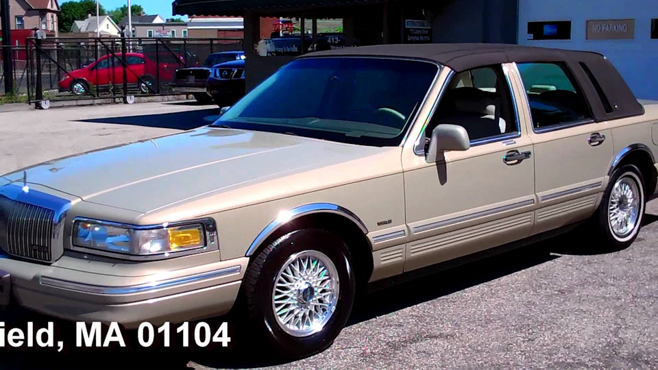Lincoln town car 1992. Смотреть фото Lincoln town car 1992. Смотреть картинку Lincoln town car 1992. Картинка про Lincoln town car 1992. Фото Lincoln town car 1992