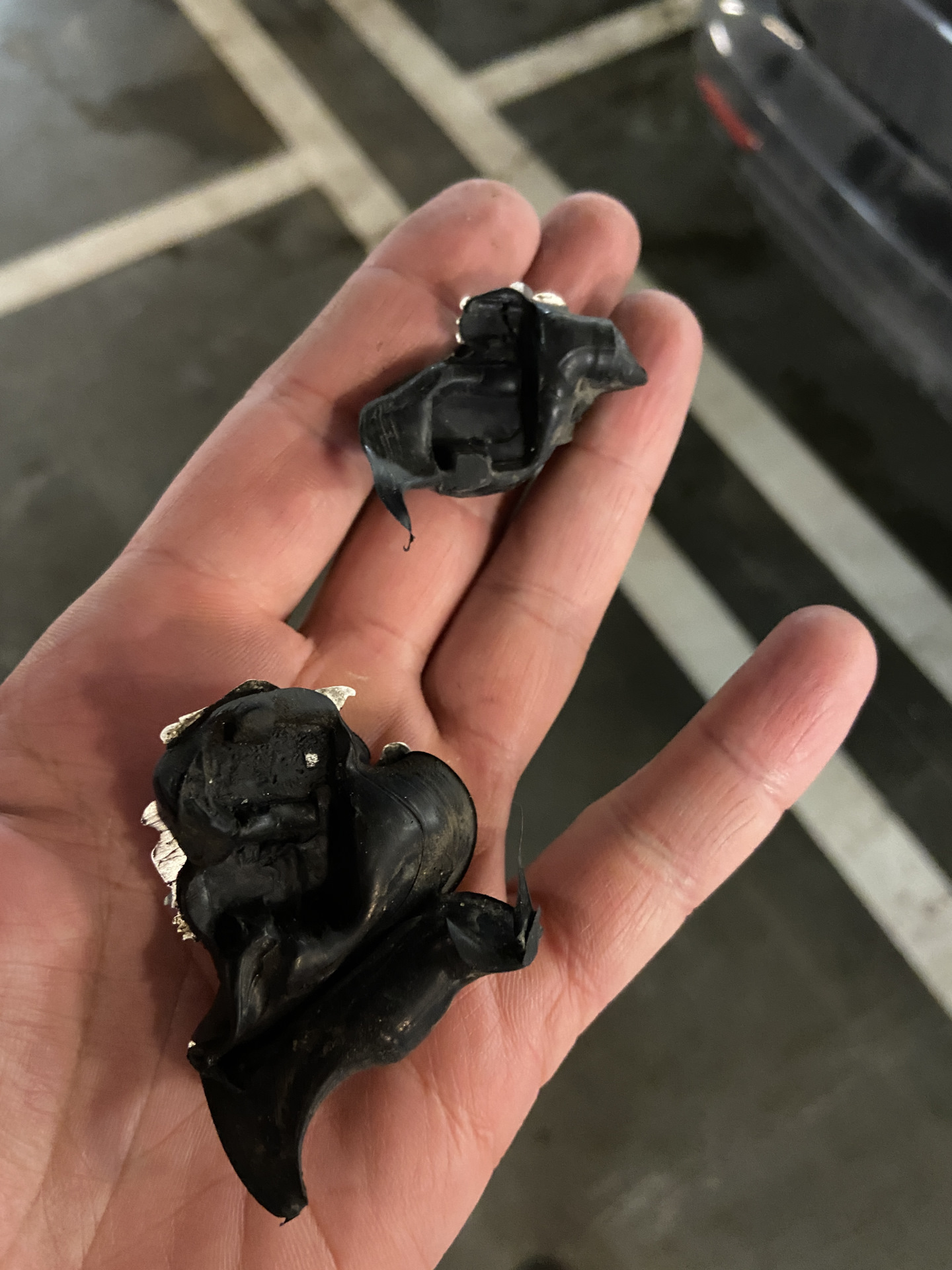 крепление накладки и уплотнителя — Nissan X-Trail II (t31), 2 л, 2007 ...