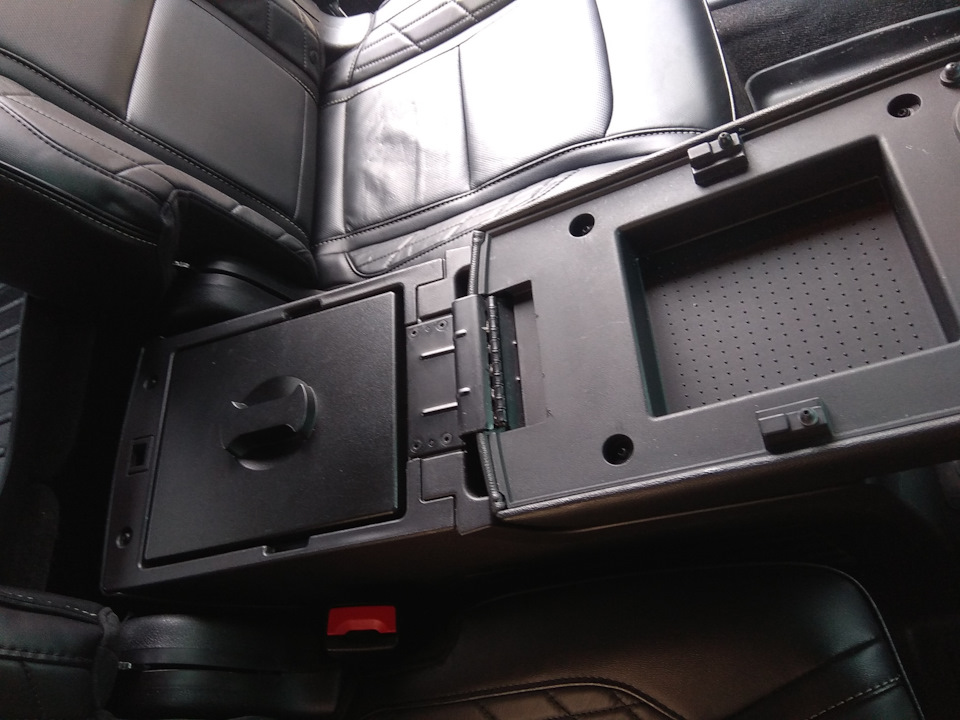 Фото в бортжурнале Ford Explorer (5G)