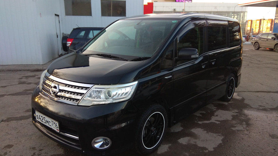 Nissan Serena c25 Highway Star