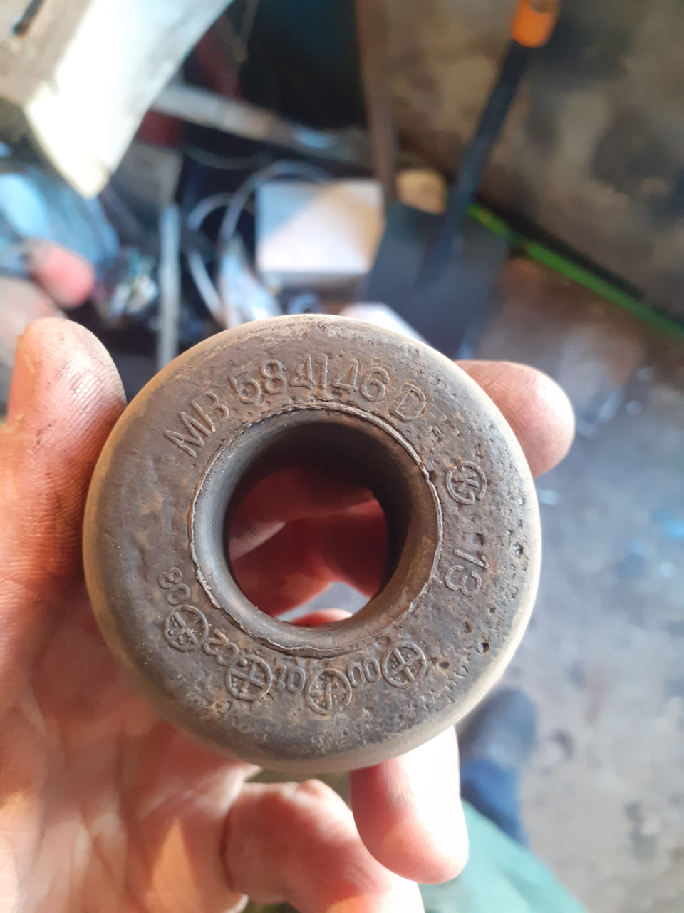 Какой фирмы взять сайлентблоки на клюшки — Mitsubishi Pajero (1G), 2,5 ...