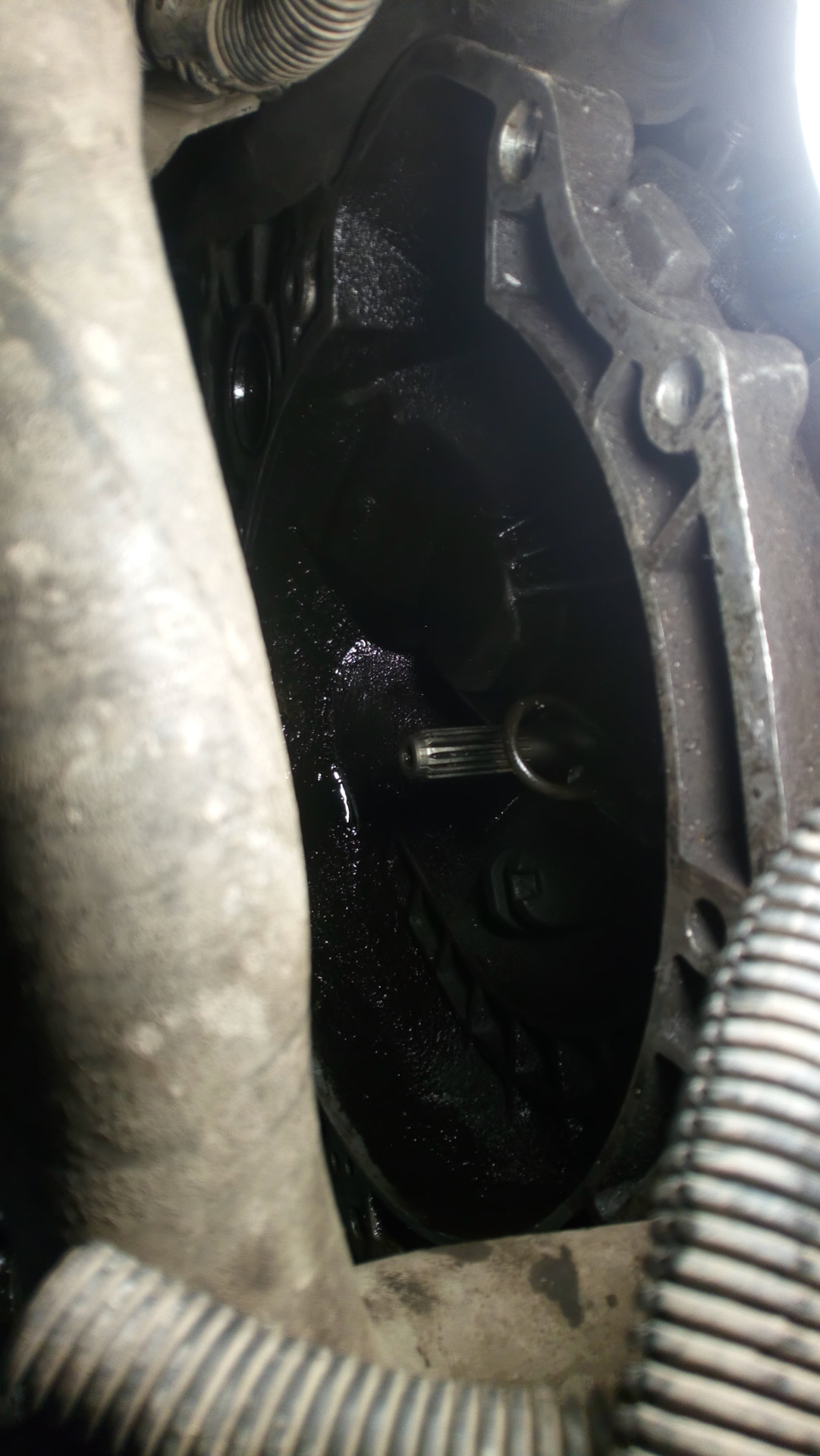 Замена сальника первичного вала КПП — Opel Zafira A, 1,6 л, 2002 года ...