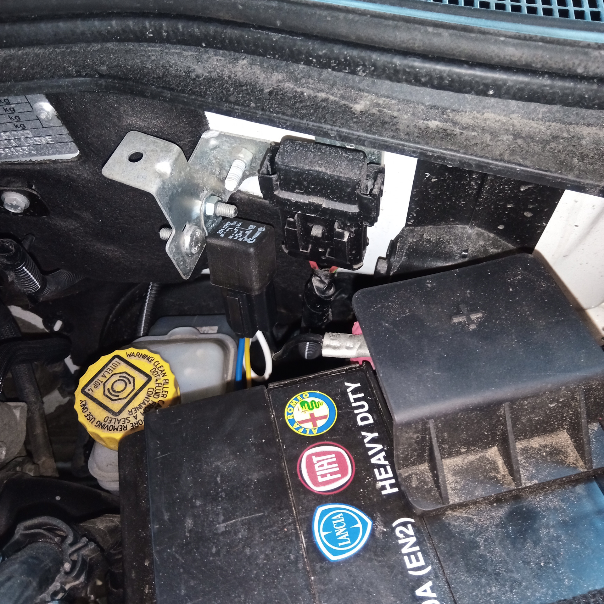 Повесил люстру и заменил датчик. Доволен — FIAT Doblo (2G), 1,3 л, 2018 ...