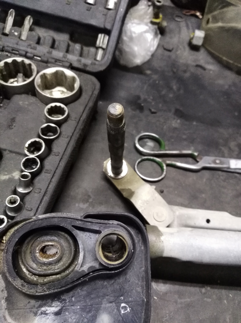 Ремонт трапеции стеклоочистителей! Устраняем скрип щеток! — Opel Astra ...