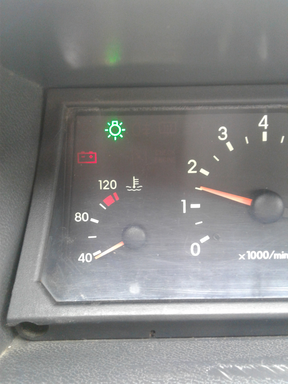 Недозаряд АКБ от генератора, слабое свечение значка АКБ на приборке ...