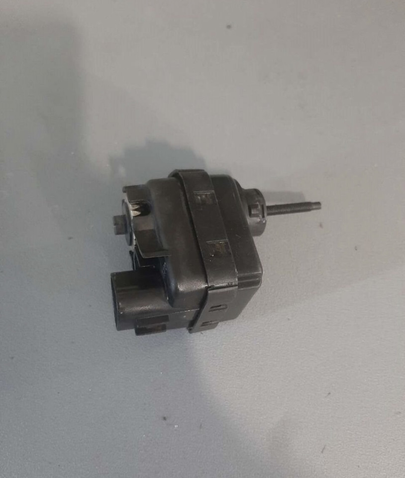 Электрокорректор фар акцент на Hyundai Accent (3G). Б/у | 2 000 ₽ в ...