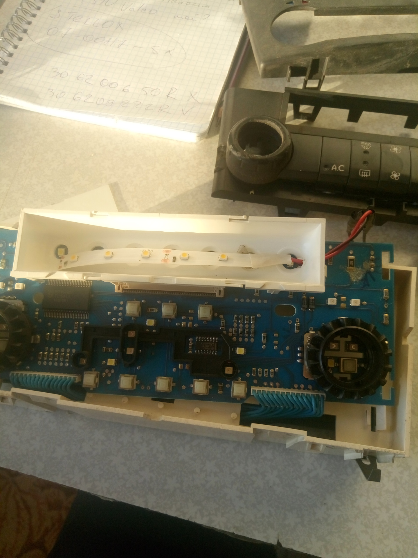 ремонт подсветки блока климат контроля — Renault Laguna II, 1,8 л, 2002 ...