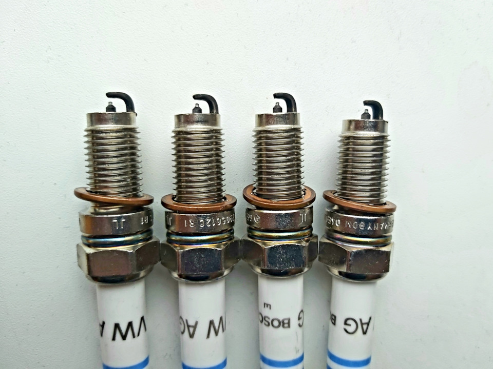 Свечи тигуан. KGV Spark Plug свечи. 1.4 Bud свечи. Первая свеча зажигания в бензине. Момент затяжки свечей зажигания Фольксваген Тигуан 1.4 TSI.