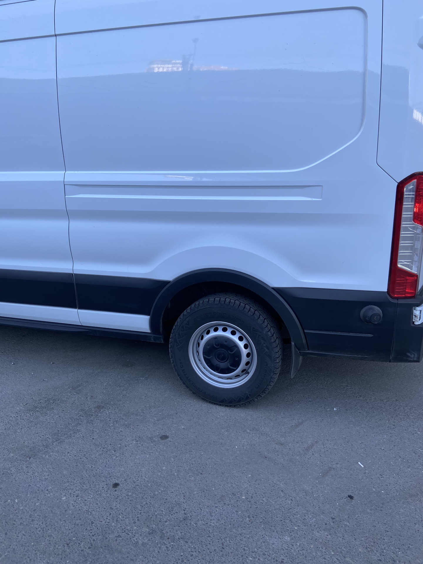 Колпаки на штамповки (ищу) — Ford Transit (8G), 2,2 л, 2019 года |  аксессуары | DRIVE2