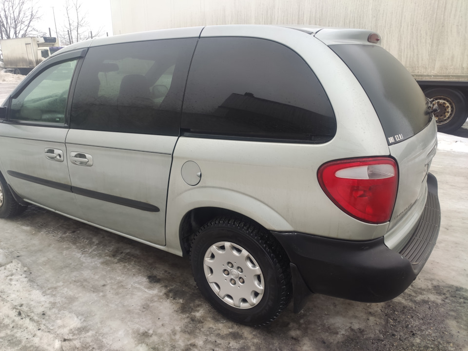 По цвету залупаться не стал, т.к. буду приводить железо в порядок, а потом видимо оболью семьянина полностью. — Chrysler Voyager (4G)
