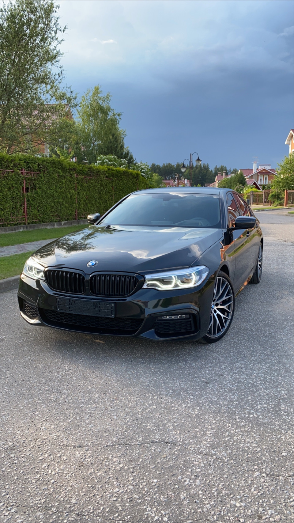 Вид на летних колёсах r20 и тонировка 15% — BMW 5 series (G30), 3 л, 2019  года | стайлинг | DRIVE2